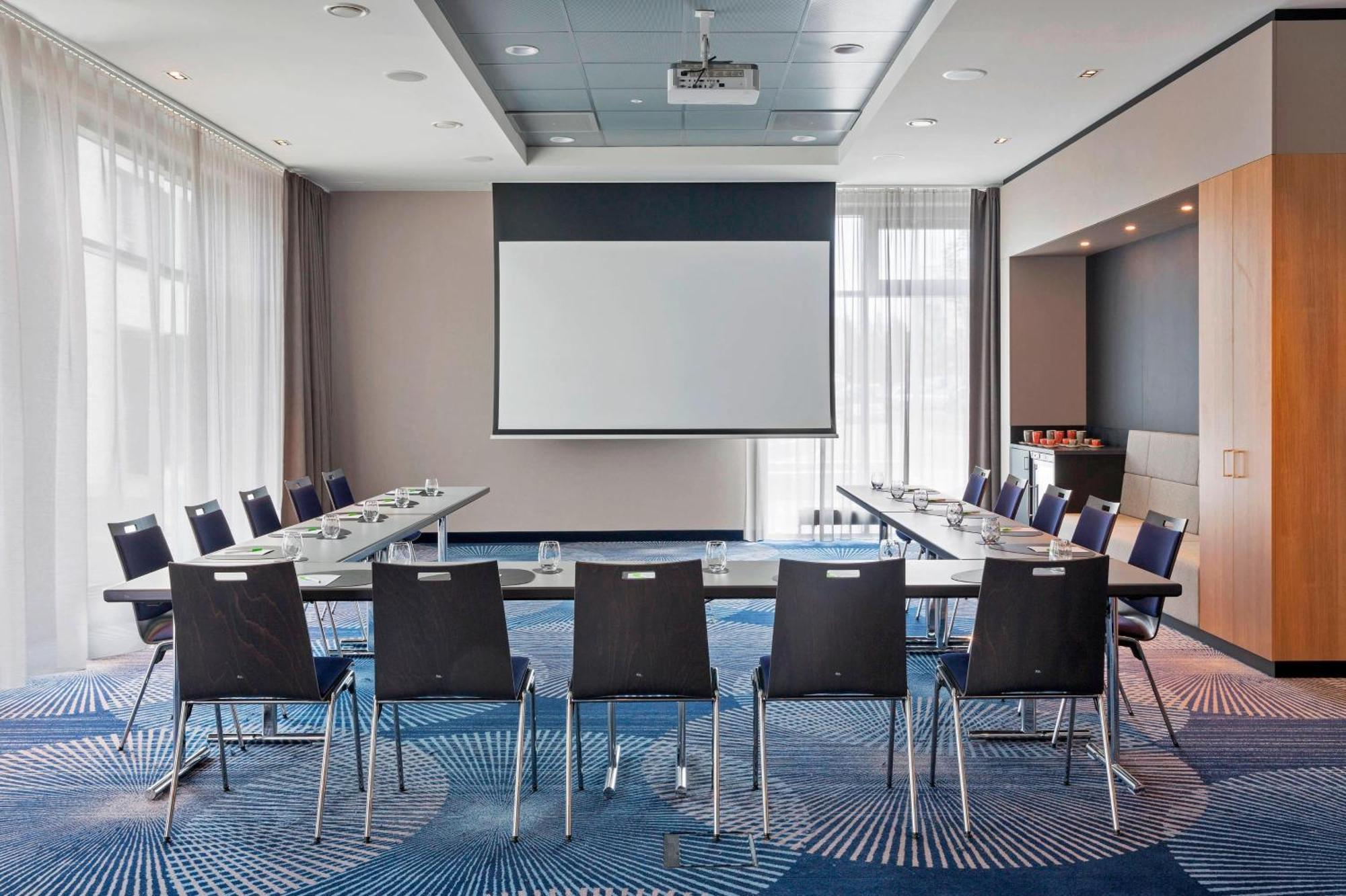 Hotel Courtyard By Marriott Oberpfaffenhofen Munich South 4*