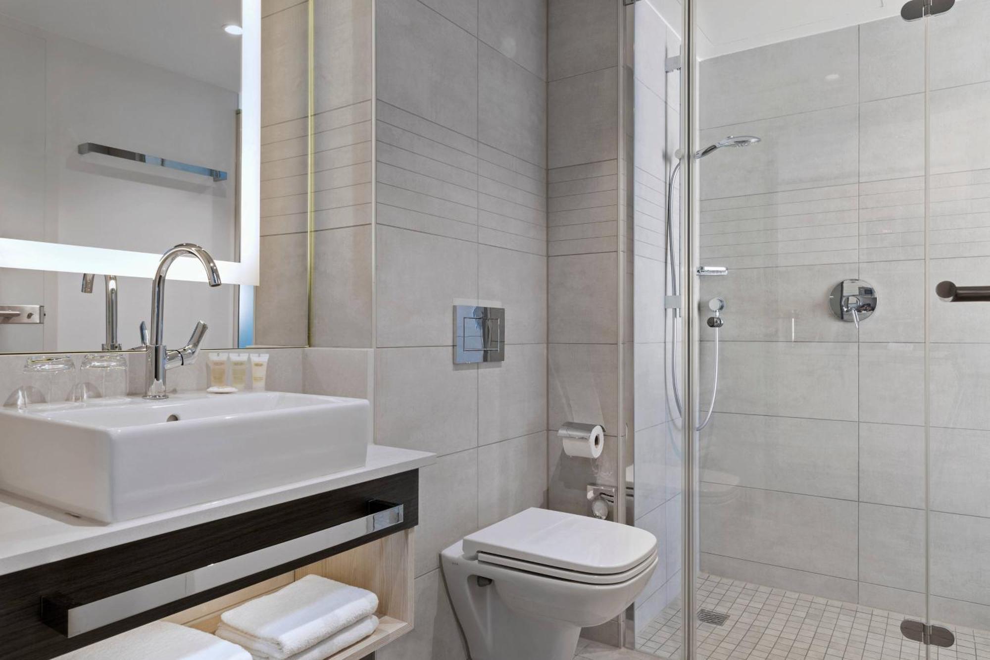 Hotel Courtyard By Marriott Oberpfaffenhofen Munich South Gilching