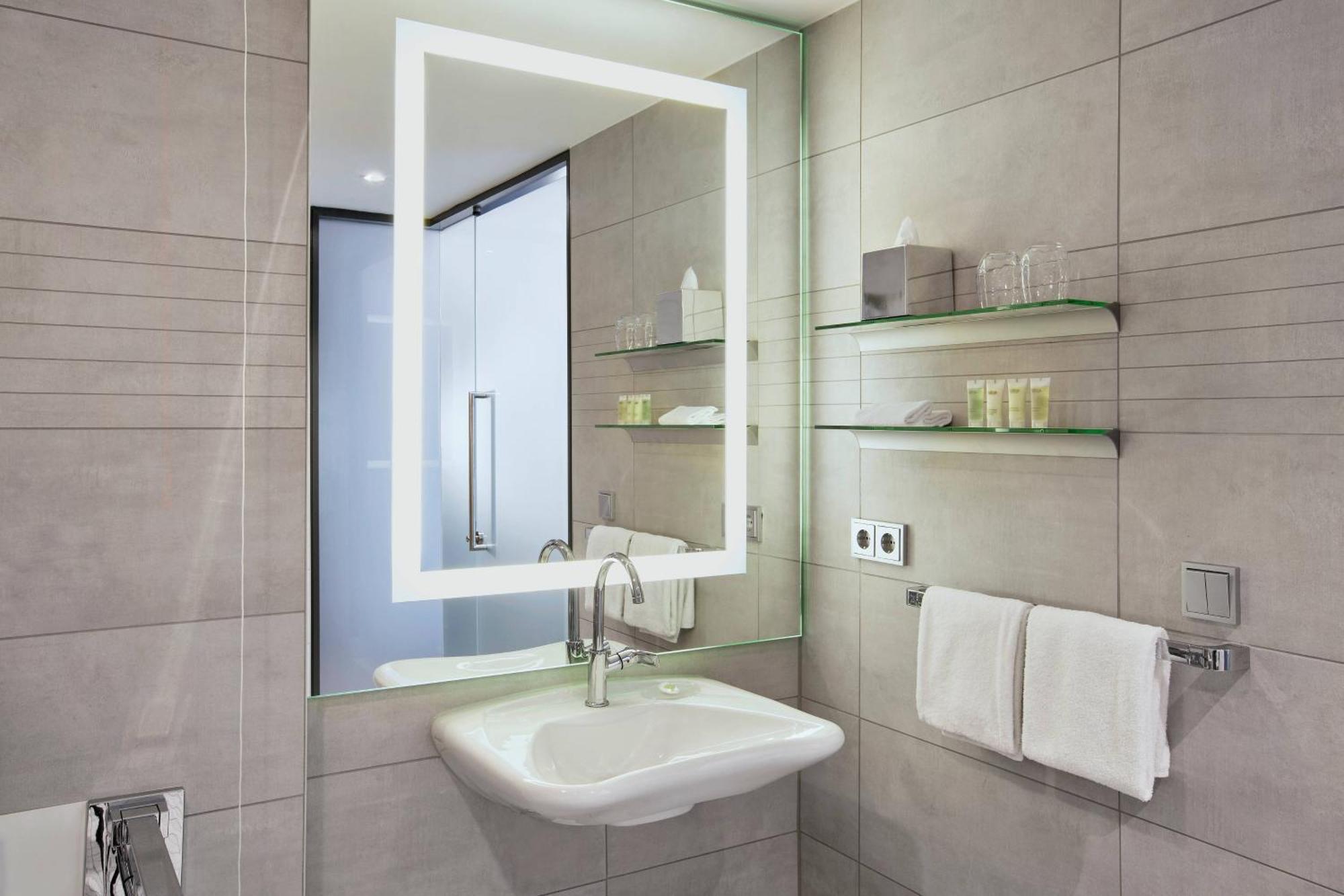 Hotel Courtyard By Marriott Oberpfaffenhofen Munich South Gilching