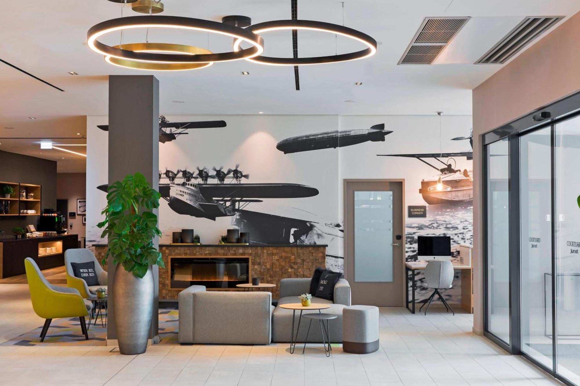 Hotel Courtyard By Marriott Oberpfaffenhofen Munich South Gilching