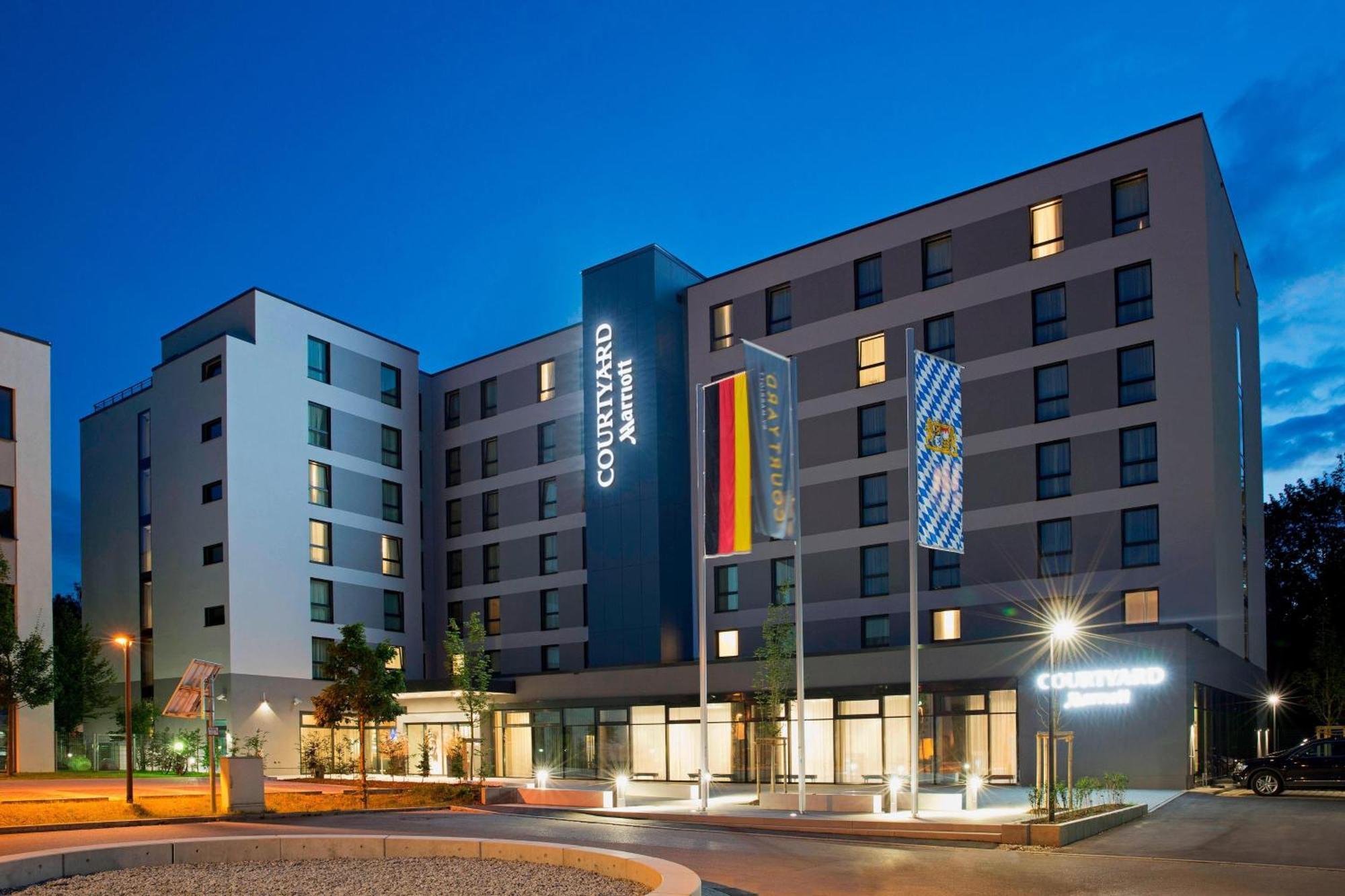 Courtyard By Marriott Oberpfaffenhofen Munich South 4* Gilching